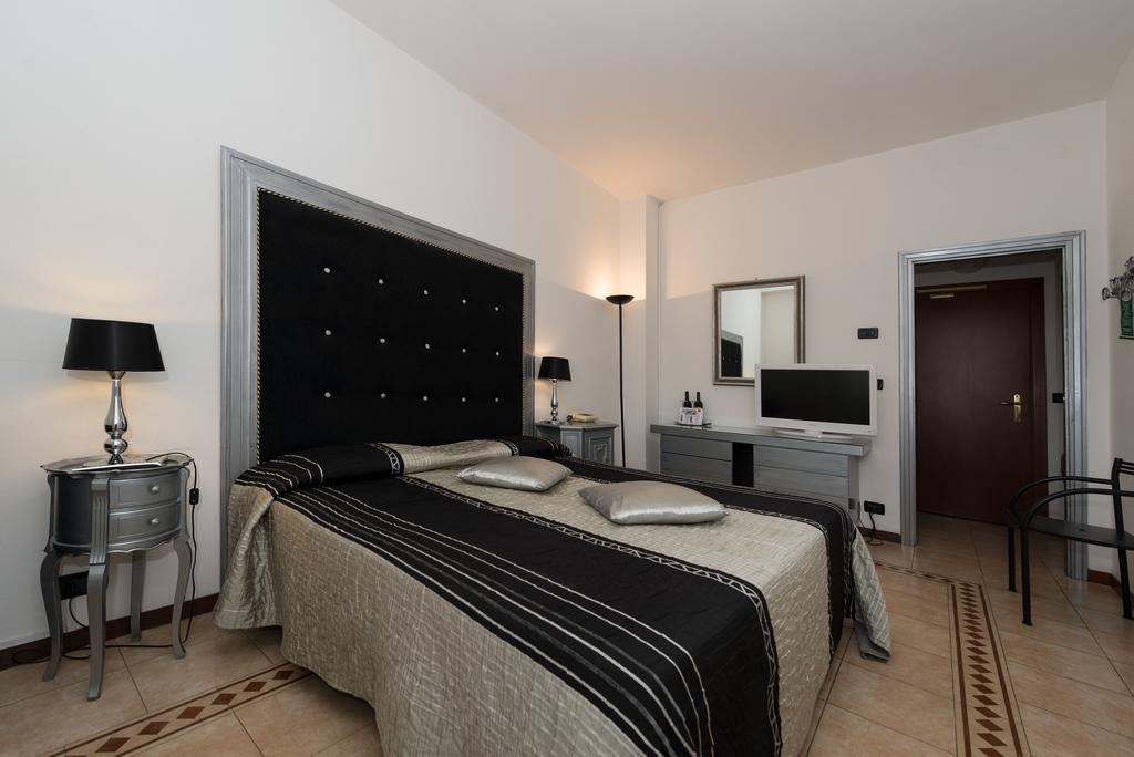 Hotel Corallo Монтекатини-Терме Экстерьер фото